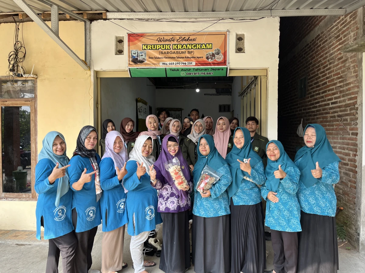 Kunjungan dan pembinaan UMKM Krupuk Krangkam