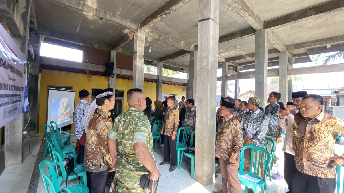 PKK menghadiri MUSDES di Balai Desa Kaliombo