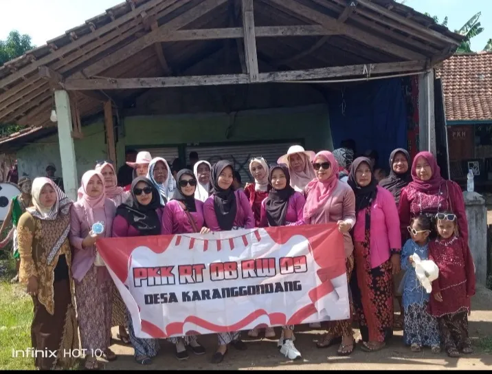 Partisipasi PKK RT 08/RW 09 dalam Pawai Sedekah Bumi Dukuh Mbalongarto