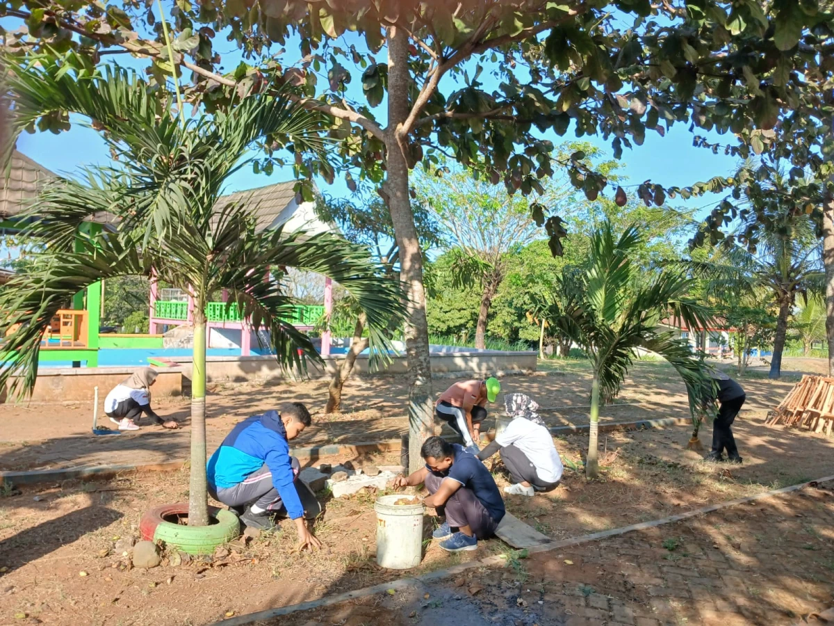 JUMAT BERSIH DI OBJEK WISATA PANDAN ARUM