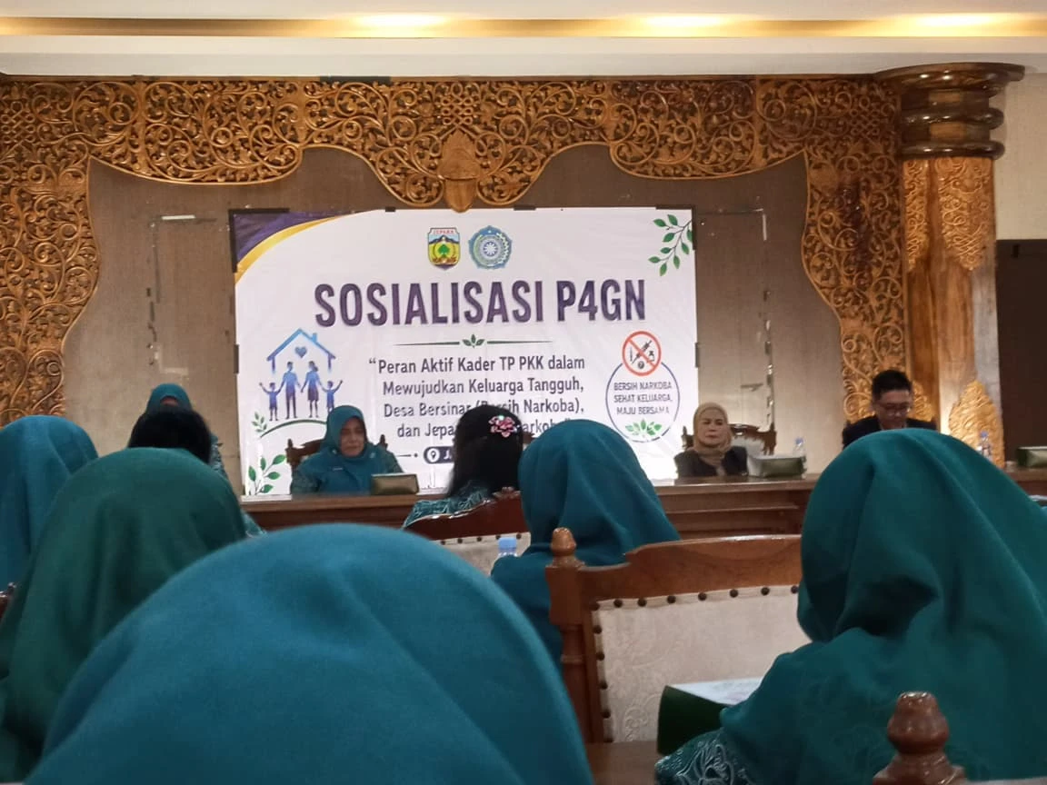 Kader Pokja 1 TP PKK desa Sengonbugel mengikuti kegiatan sosialisasi PG4N di pendopo kabupaten Jepara 
