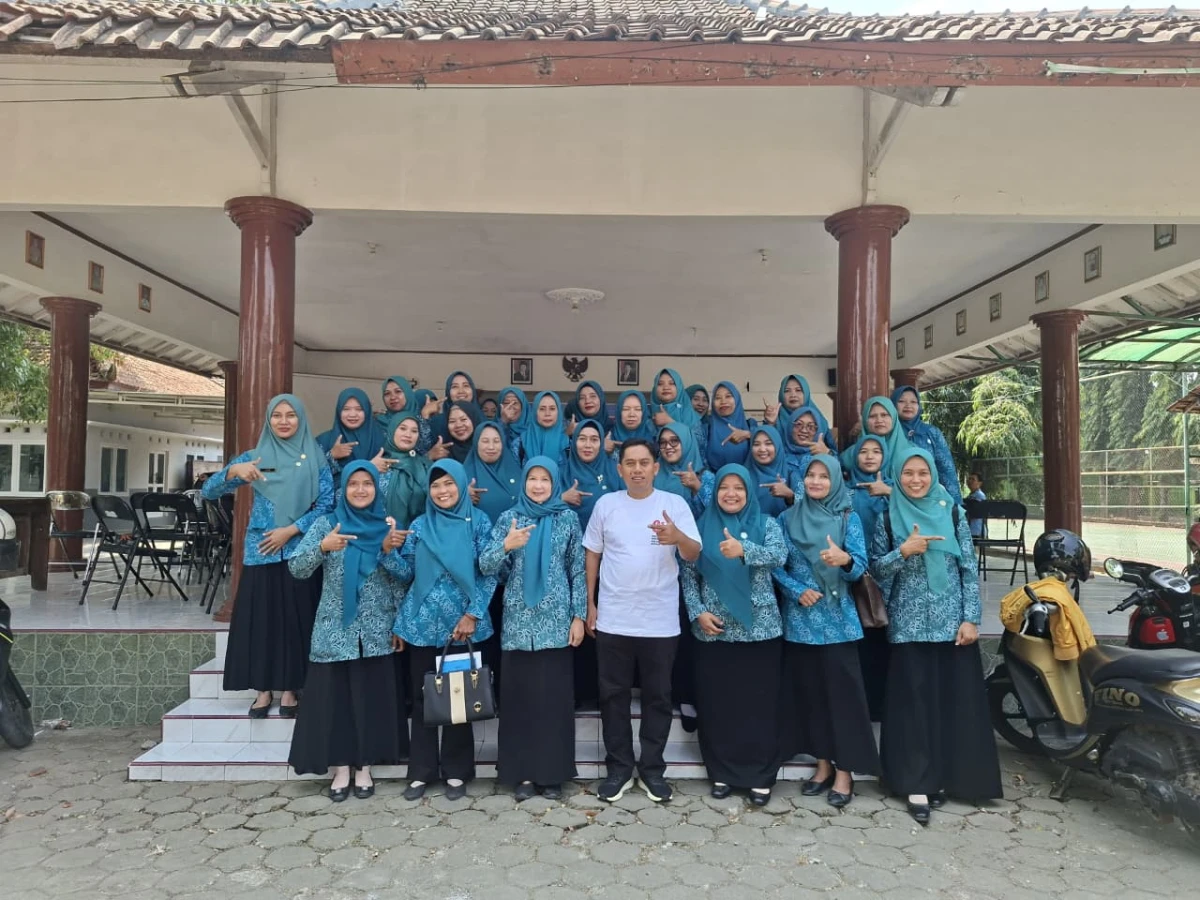 Mengikuti sosialisasi TBC