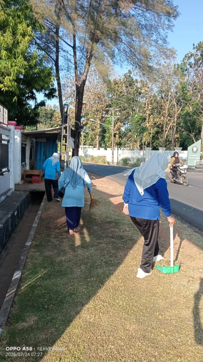 Gerakan bersih lingkungan di balaidesa