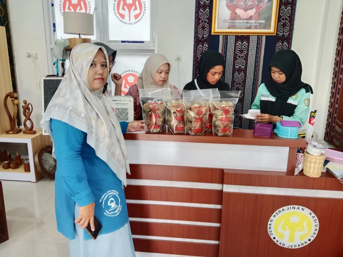 Pendampingan kurasi produk UMKM di dekranasda 