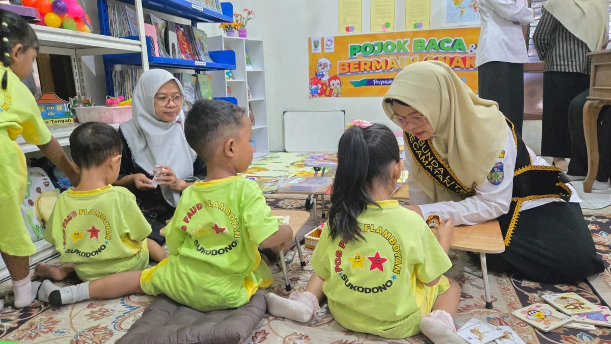 Bunda Literasi Membaca bersama anak paud flamboyan