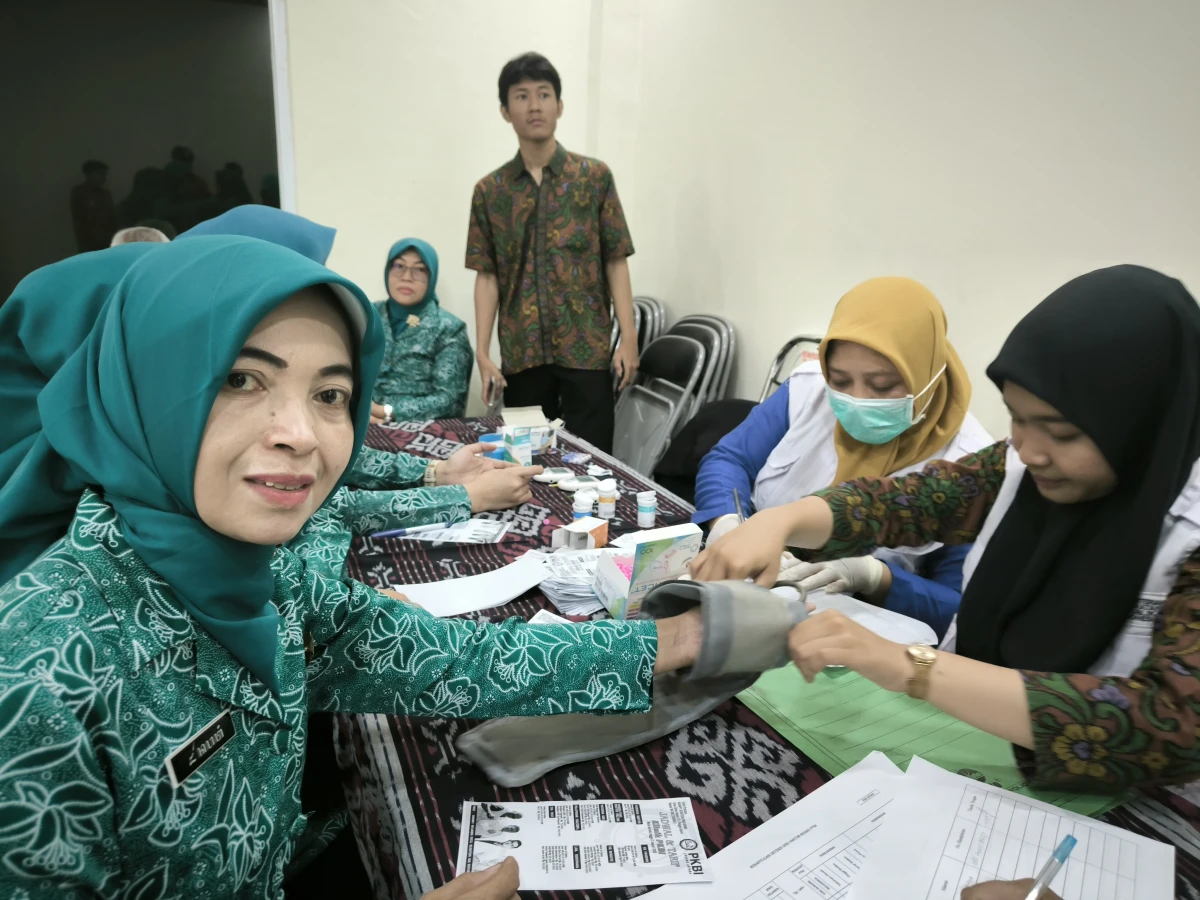 Ketua TP PKK Kecamatan Mlonggo Mengikuti Pemeriksaan Kesehatan sebagai Wujud Kepedulian terhadap Gaya Hidup Sehat