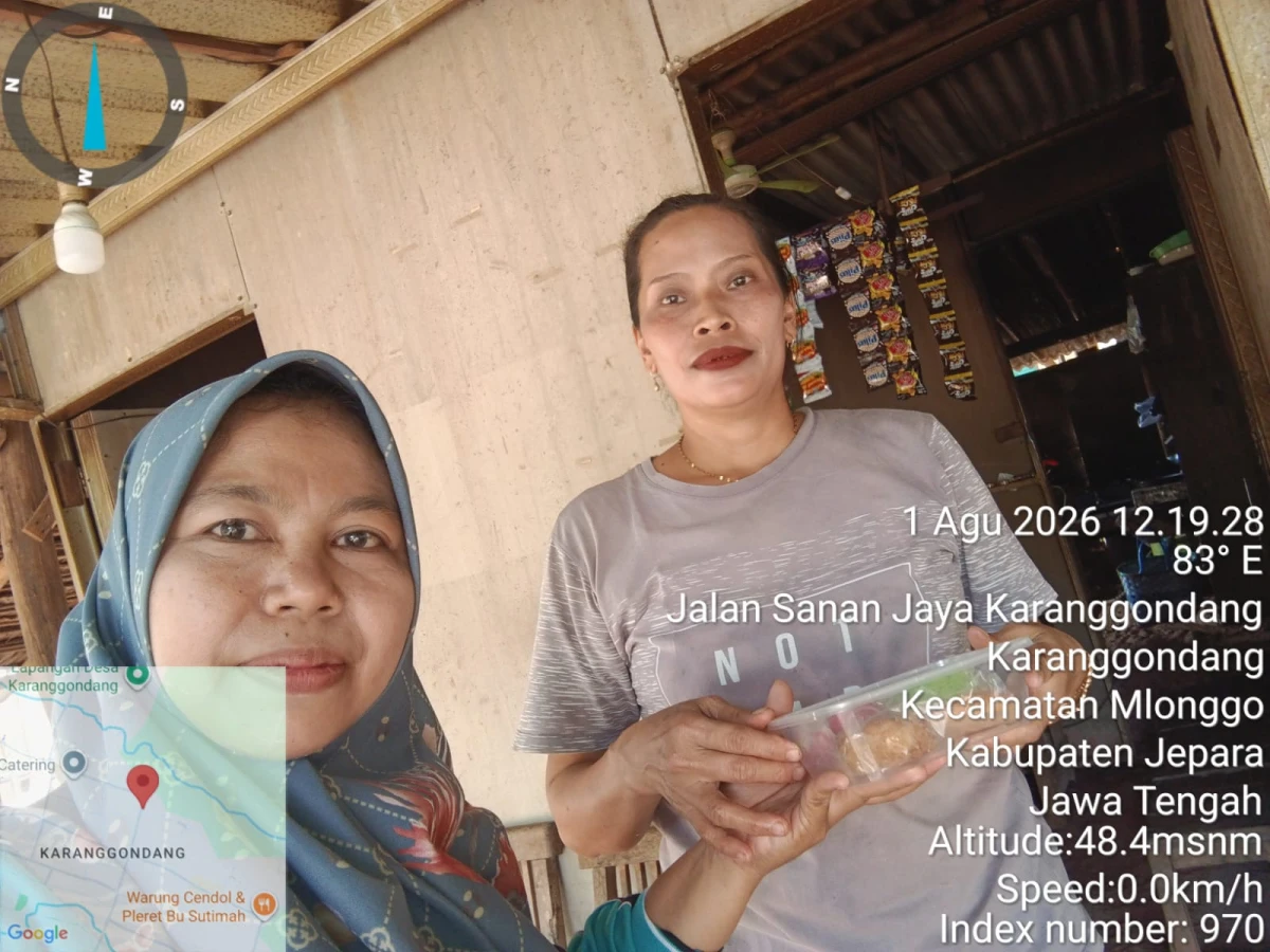 Pemberian PMT bagi Ibu Hamil di RW 02 Desa Karanggondang