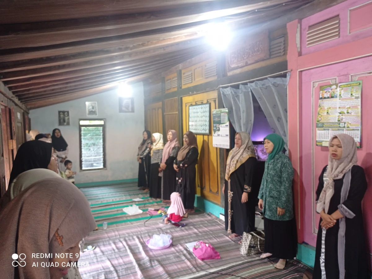 Sosialisasi penyakit TBC di pkk rw 3 oleh Pokja 4