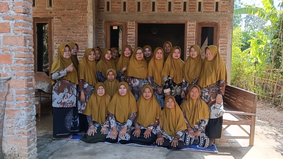 PERTEMUAN RUTIN RT 04 RW 04 BANYUMANIS