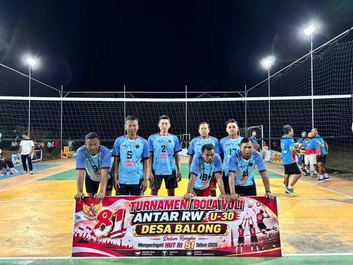 Pertandingan bola volly RW 4 melawan RW 6