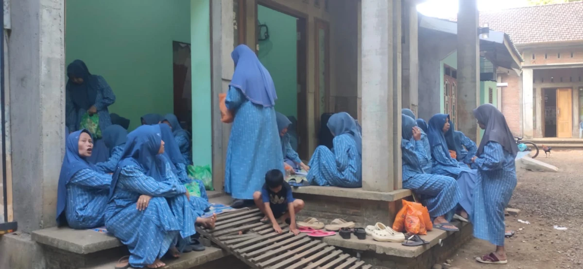 Kegiatan kelompok PKK RT 2 RW 1 pada hari Minggu tgl 2 Agustus di rumah ibu Durrotun Nafisah 