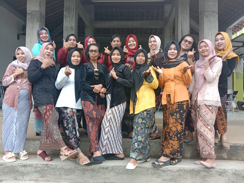 memperingati Hari kartini