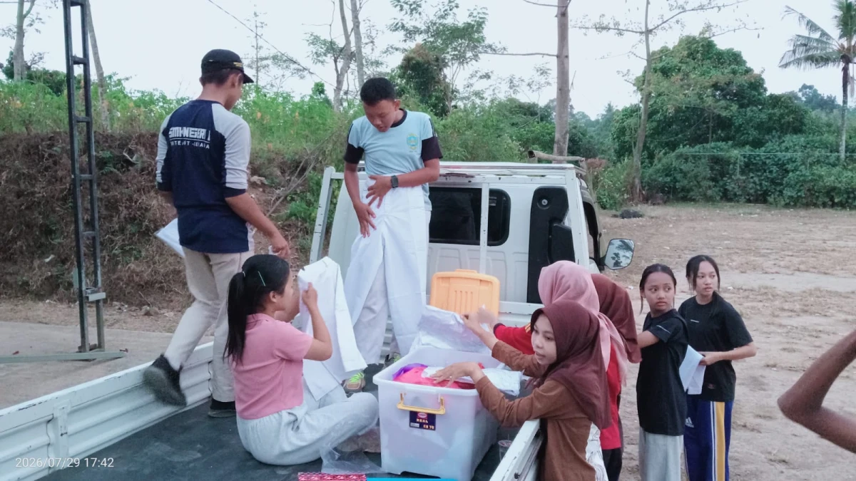 Semangat Pemuda Desa Plajan Berlatih Upacara Sambut HUT Ke-81 Kemerdekaan Republik Indonesia