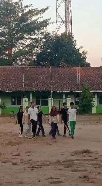 Semangat Kemerdekaan: Pemuda-Pemudi Desa Plajan Bersiap Sambut HUT RI ke-81