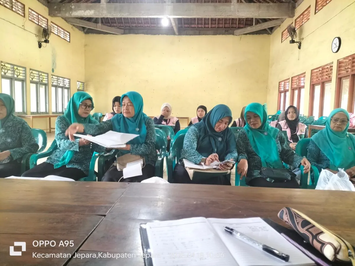 SOSIALISASI POJOK BACA KKN dan PKK DESA SEKURO