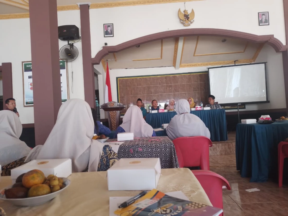 Studi banding pra  STNK (sanitasi total berbasis masyarakat) 
