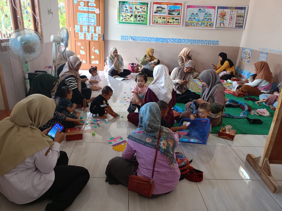 Kegiatan kelas ibu balita yang dihadiri 20 ibu balita dan pengisi materi bidan Rahma dari puskesmas Mayong 2