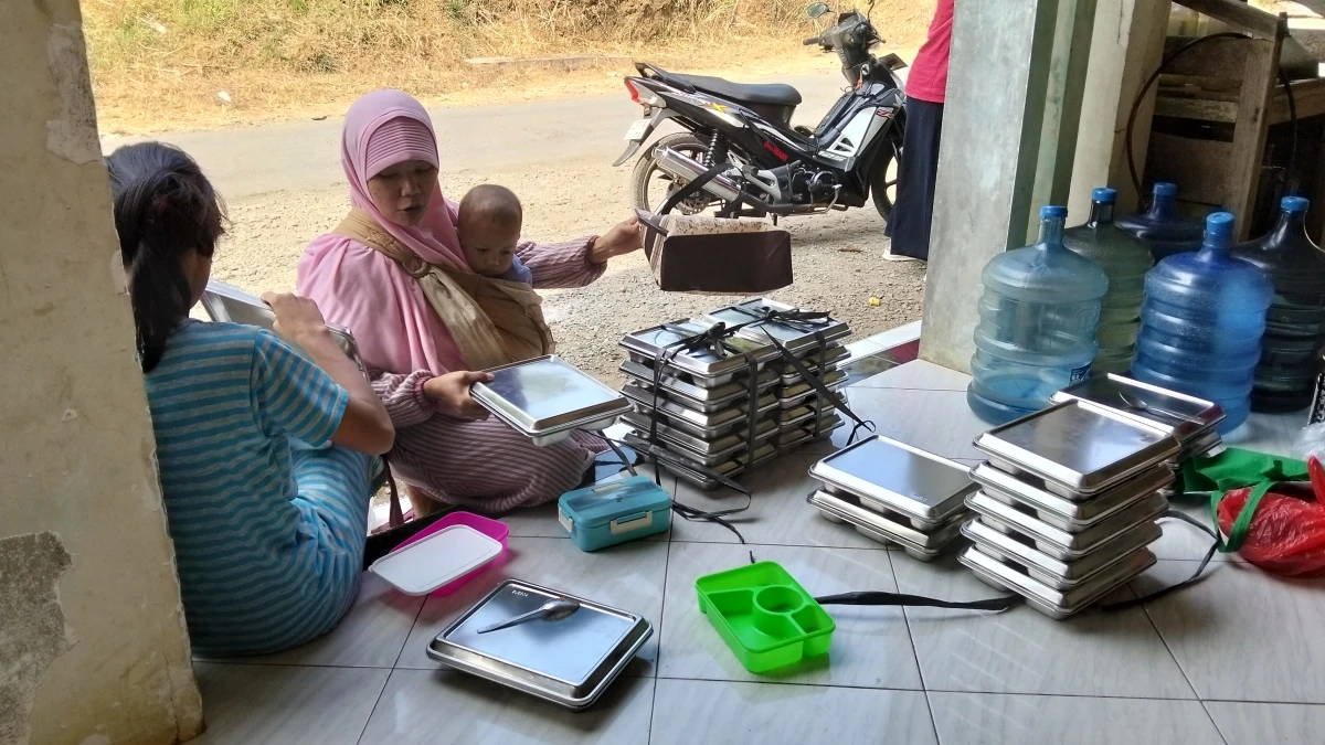 MAKANAN BERGIZI GRATIS