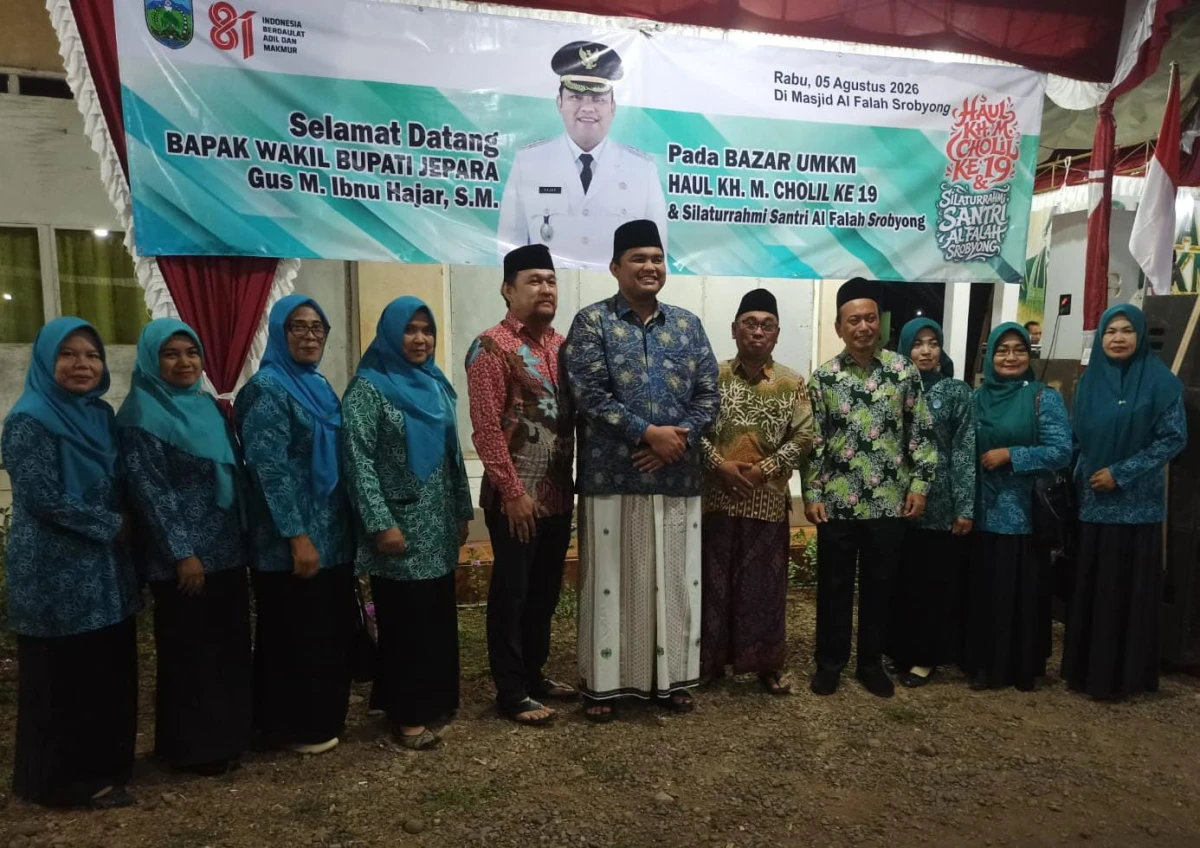 TP PKK Kecamatan Mlonggo Menghadiri Pembukaan Bazar UMKM di Desa Srobyong