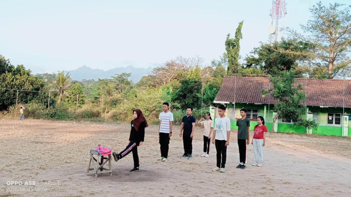 LATIHAN  UPACARA