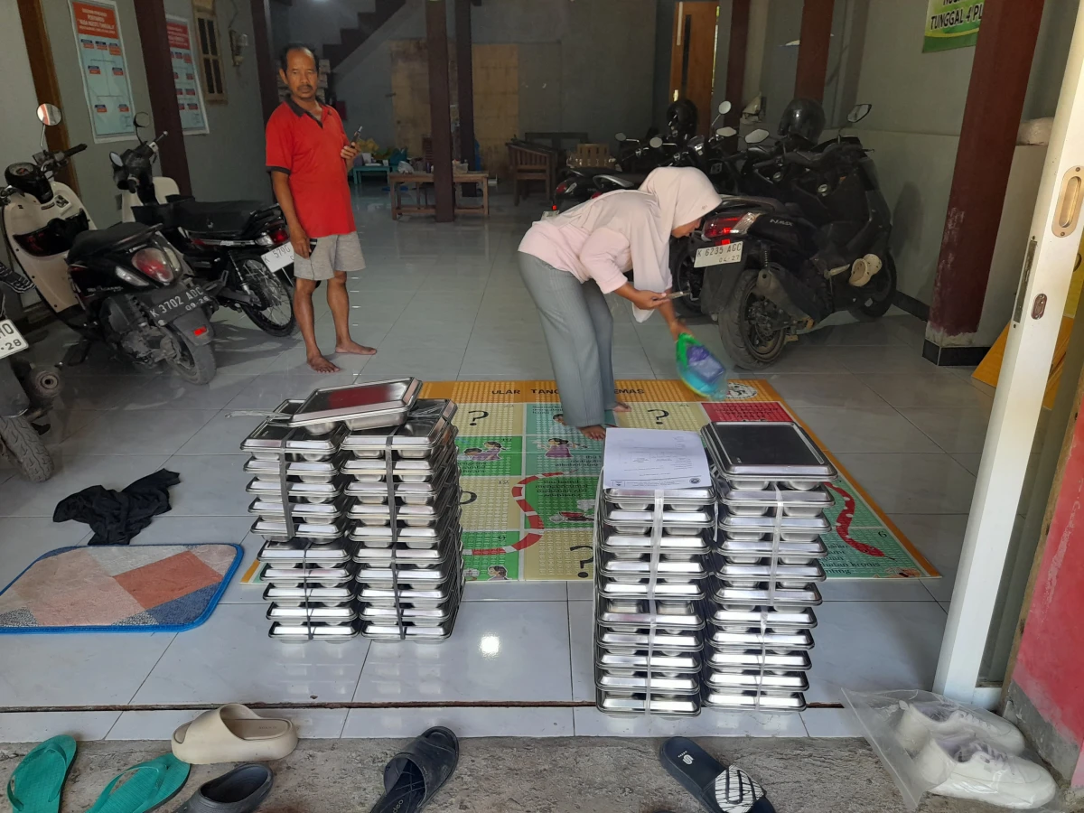 MAKANAN BERGIZI GRATIS ( MBG) 