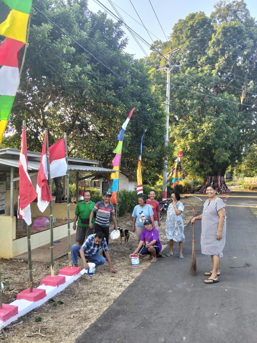 Kerja Bakti Warga RT 01/RW 01 Sambut HUT ke-81 Kemerdekaan RI