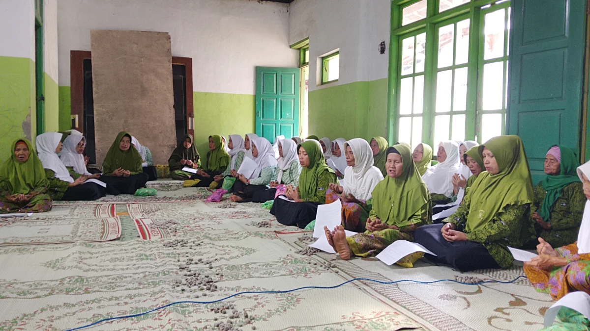 PKK desa pancur mengikuti rutinan Fatayat muslimat setiap juma't legi pancur 2026