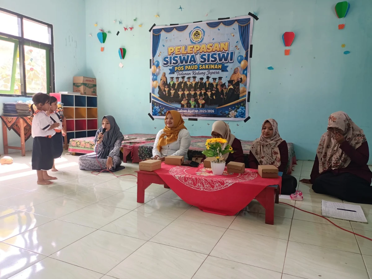 Pelepasan Anak PAUD oleh bunda PAUD