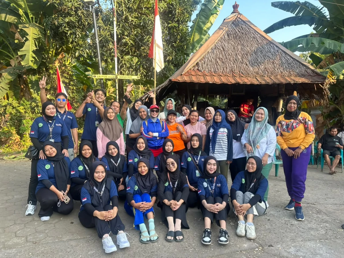 SENAM SEHAT IBU IBU PKK RT 06 BERSAMA TEMAN TEMAN KKN 