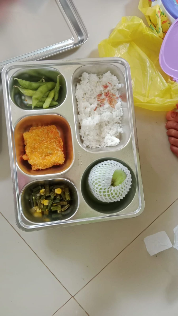 MAKANAN BERGIZI GRATIS