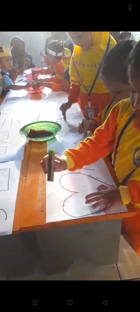 Kegiatan mengecap dengan pelepah daun pindang 2026