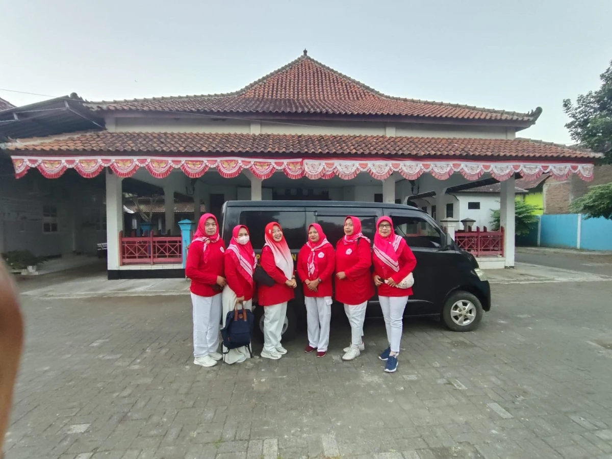 TP PKK Se-Kec Kembang siap mengikuti  Hari Gerak PKK