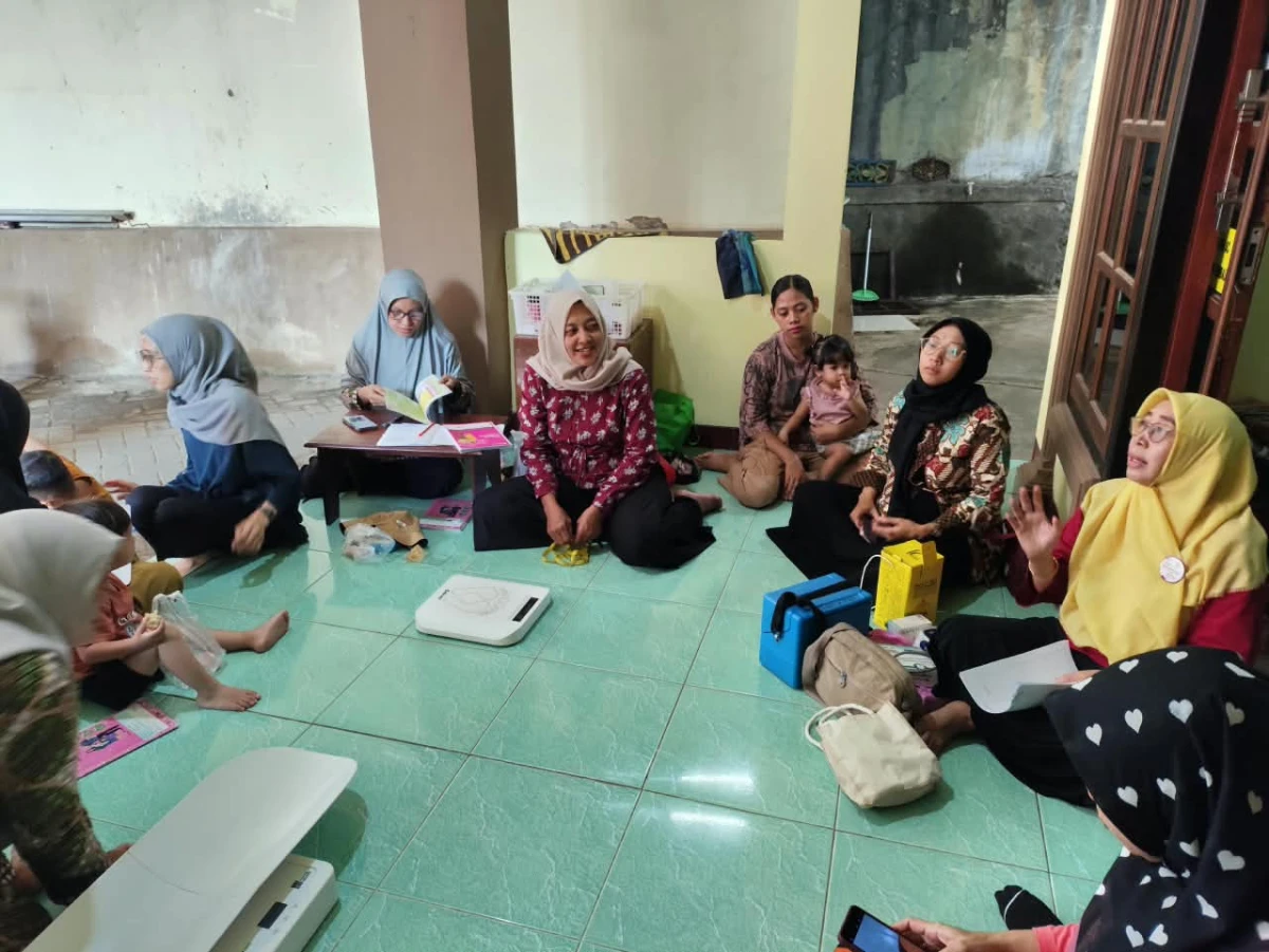  Monitoring Posyandu untuk Generasi Sehat di Posyandu Kunci Sakti 8, Desa Mulyoharjo.