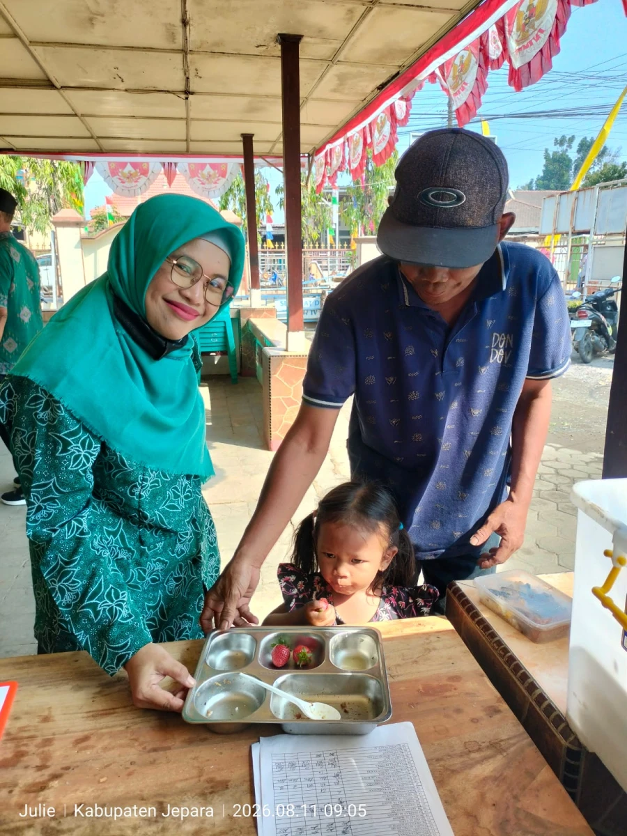 Pokja 3 mendampingi pendistribusian MBG di Balai Desa Mayonglor