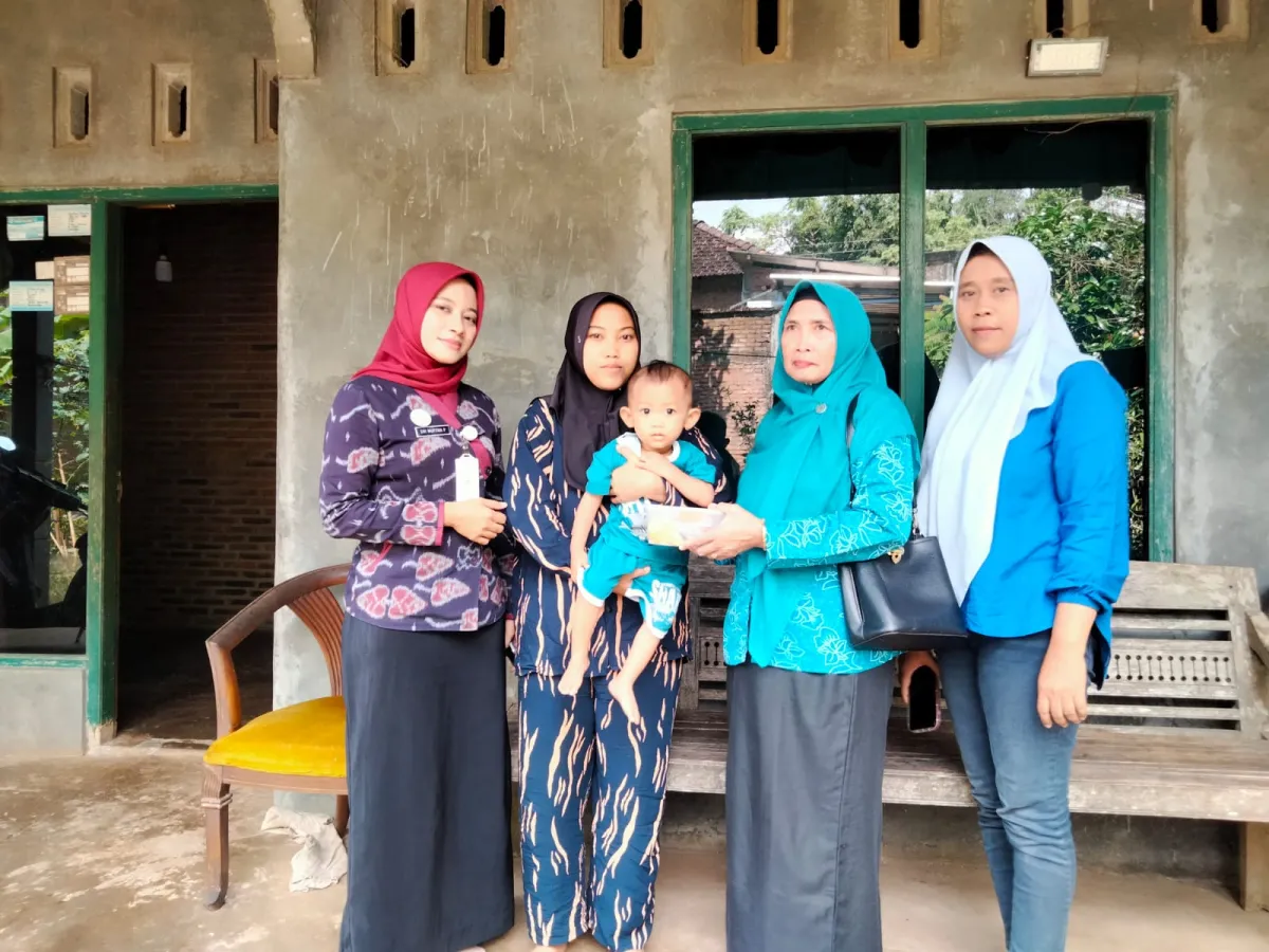 Pemberian PMT Balita