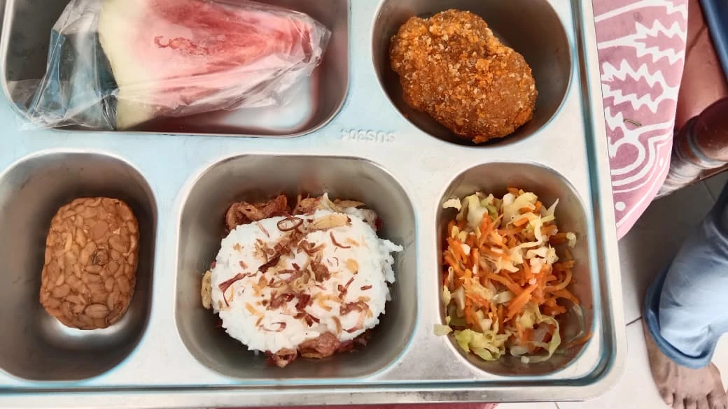 MAKANAN BERGIZI GRATIS