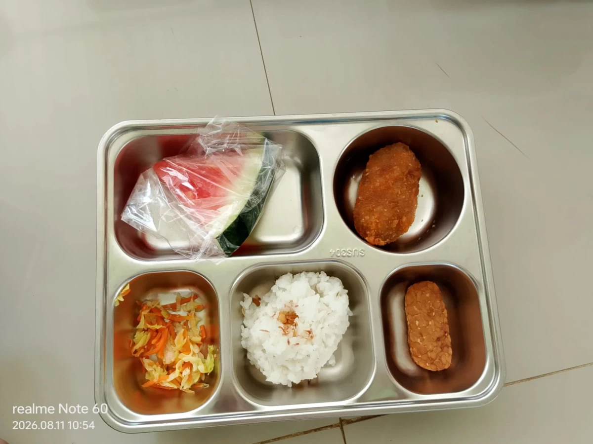 MAKANAN BERGIZI GRATIS