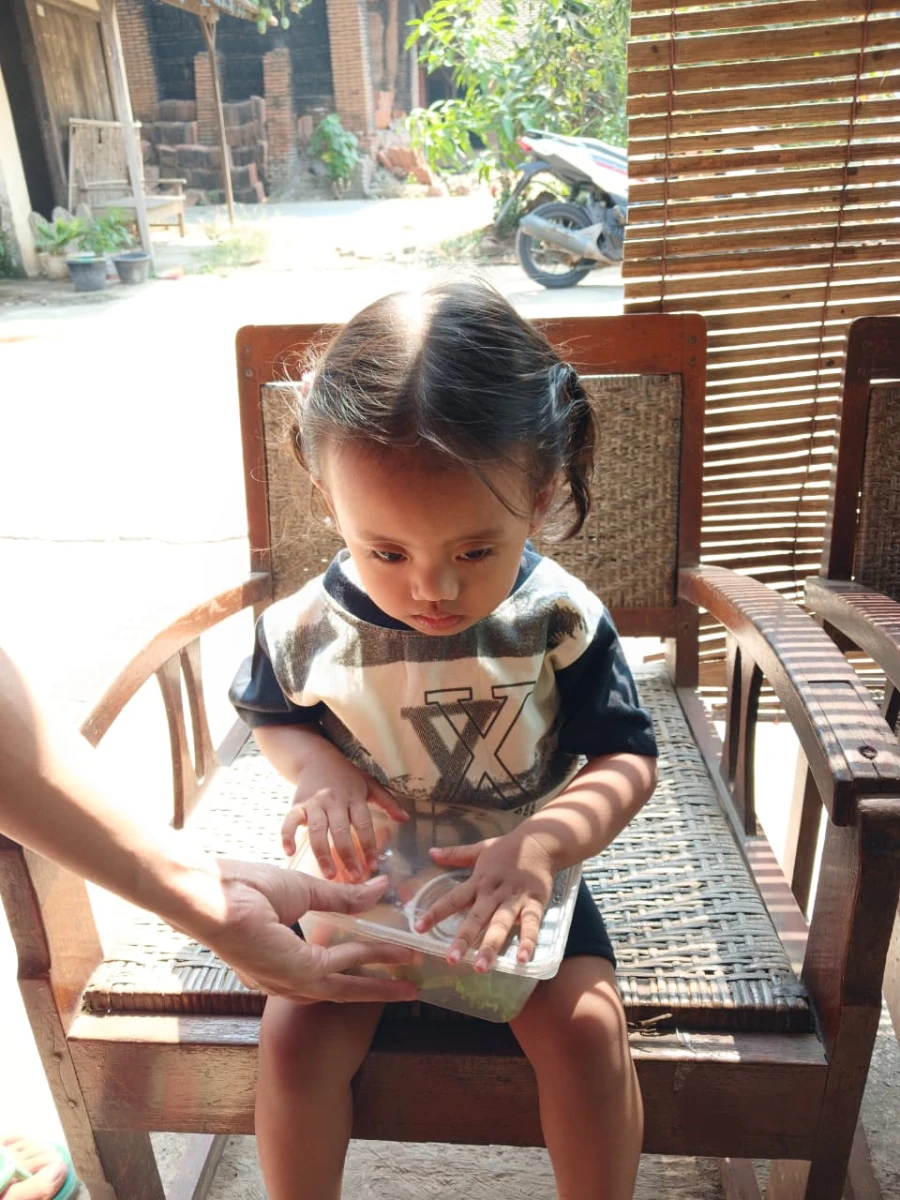 PENDISTRIBUSIAN MBG DUKUH GLEGET MAYONGLOR