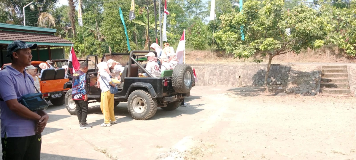 Kunjungan ke Rumah Produksi Gula Aren KWT Sekar Melati oleh DWP Kabupaten Jepara dan DWP Kecamatan Pakis Aji