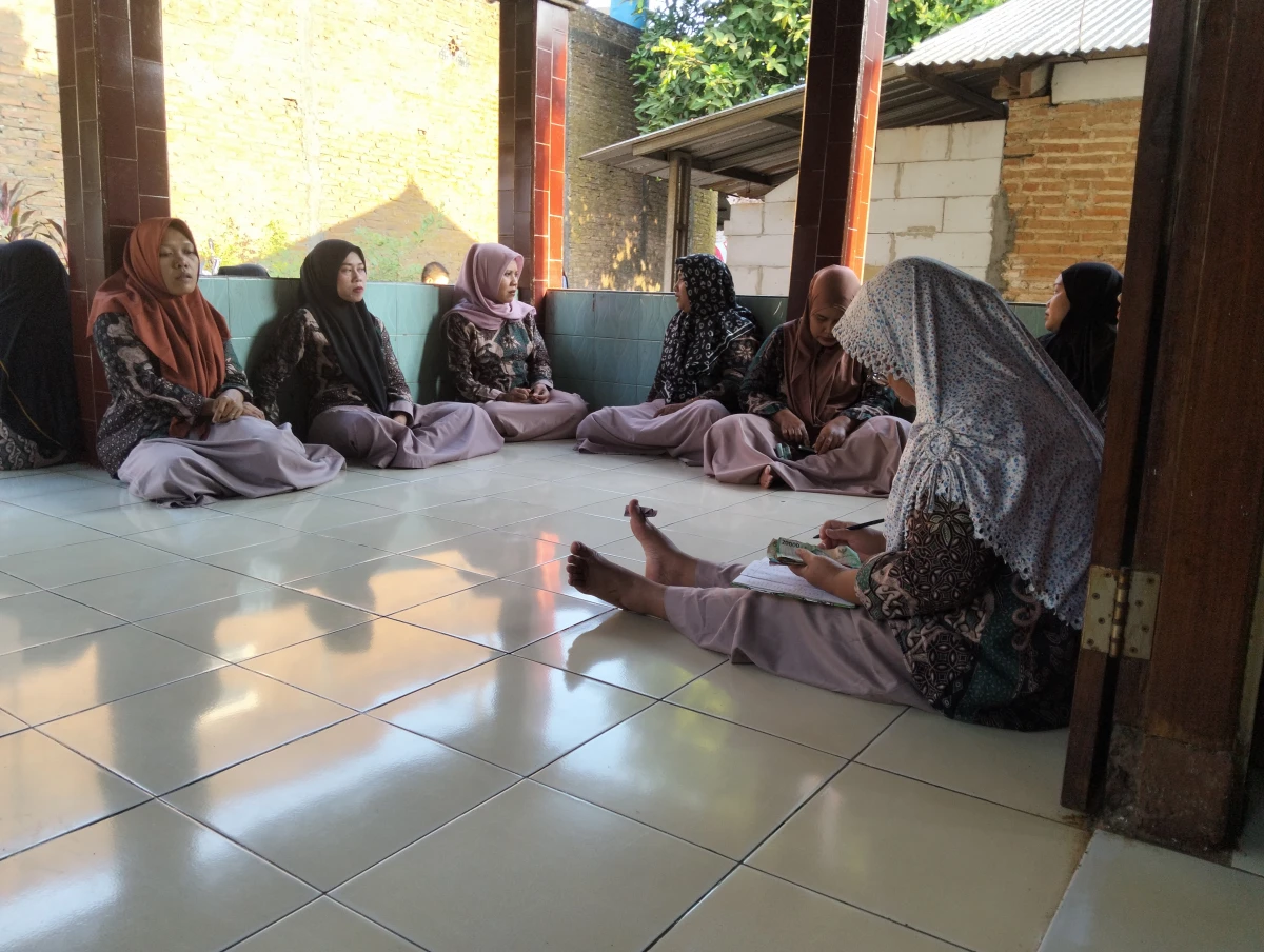 Pertemuan rutin PKK RT 1 RW 6 desa krapyak 