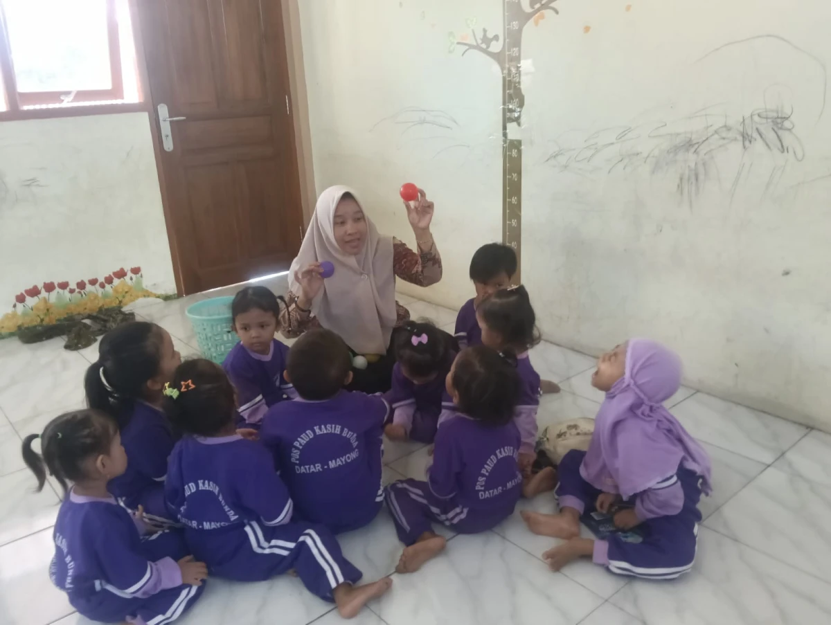 Pengenalan warna pada anak usia dini 