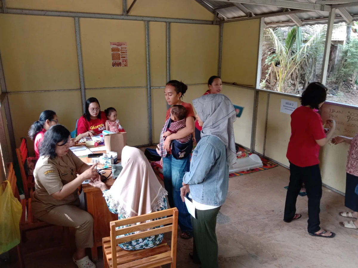 Posyandu Harapan 7 Karanggondang Hadirkan Pelayanan Kesehatan bagi Balita, Ibu Hamil, dan Lansia