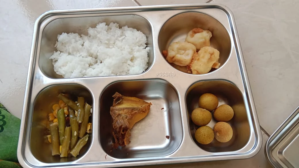 MAKANAN BERGIZI GRATIS ( MBG) 