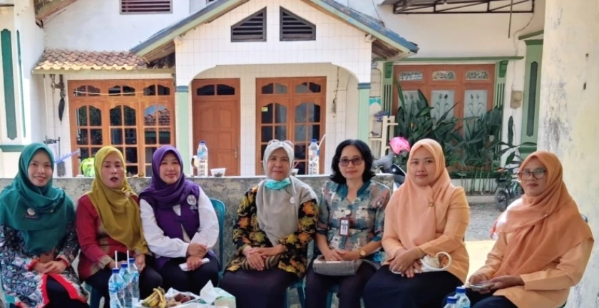 KUNJUNGAN KETUA TP.PKK KEC.DONOROJO KE POSYANDU DESA UJUNGWATU