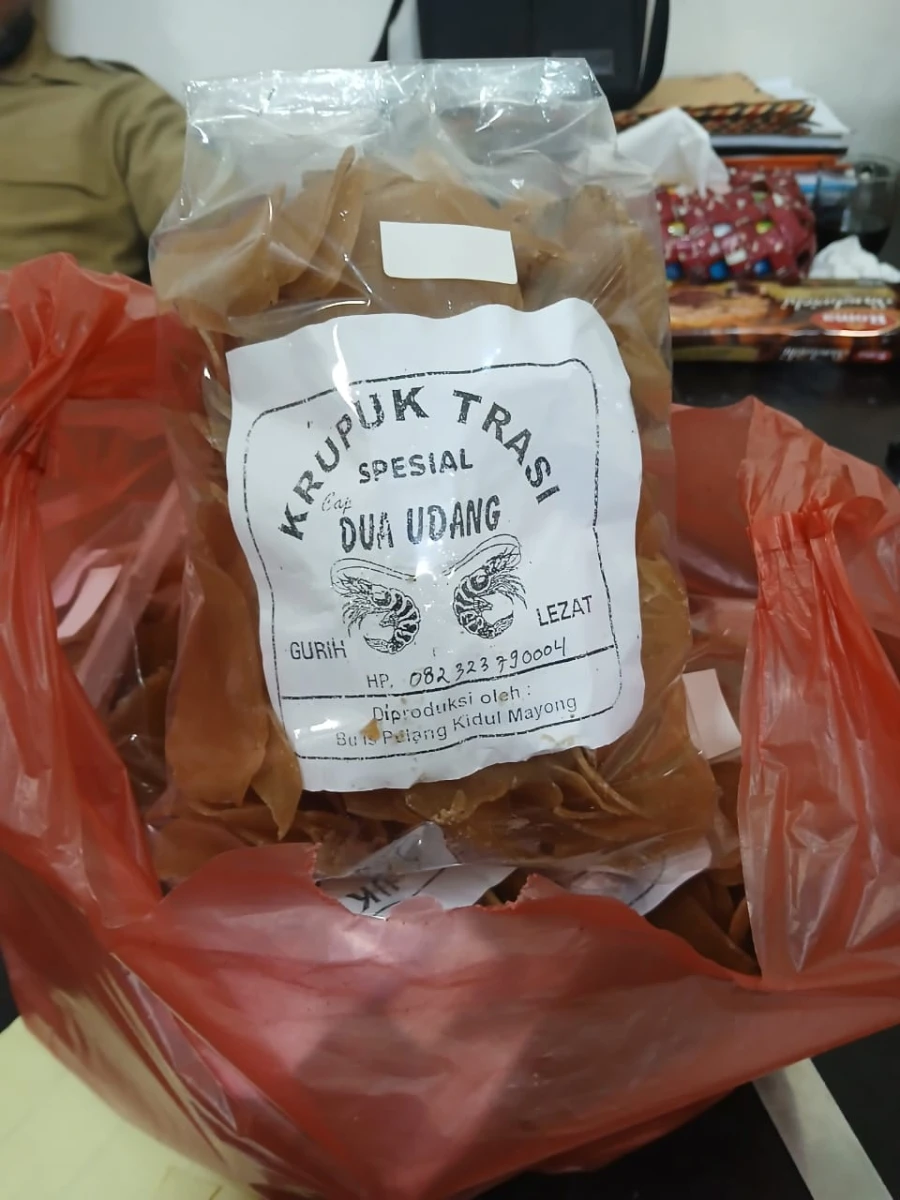 Produk unggulan desa pelang krupuk trasi