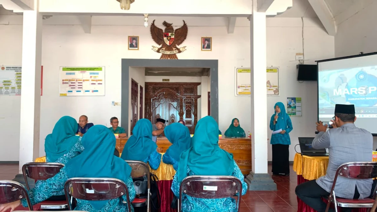 Dekatkan Layanan ke Keluarga, Kecamatan Nalumsari Gelar Monitoring Kios Adminduk dan Sosialisasi 'Caping PKK'