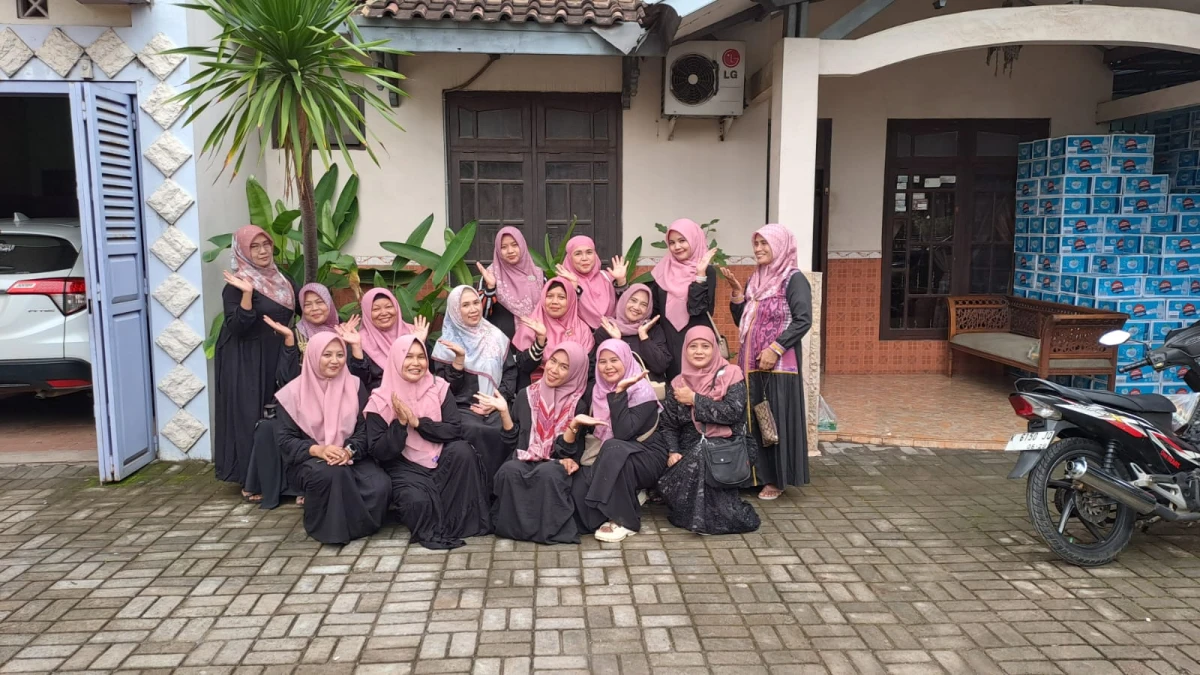 RUTINAN YASINAN PEMDES MAYONGLOR