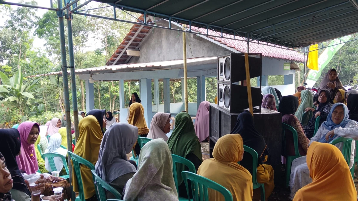 Mengikuti ziarah khoul Mbah Demang 2026
