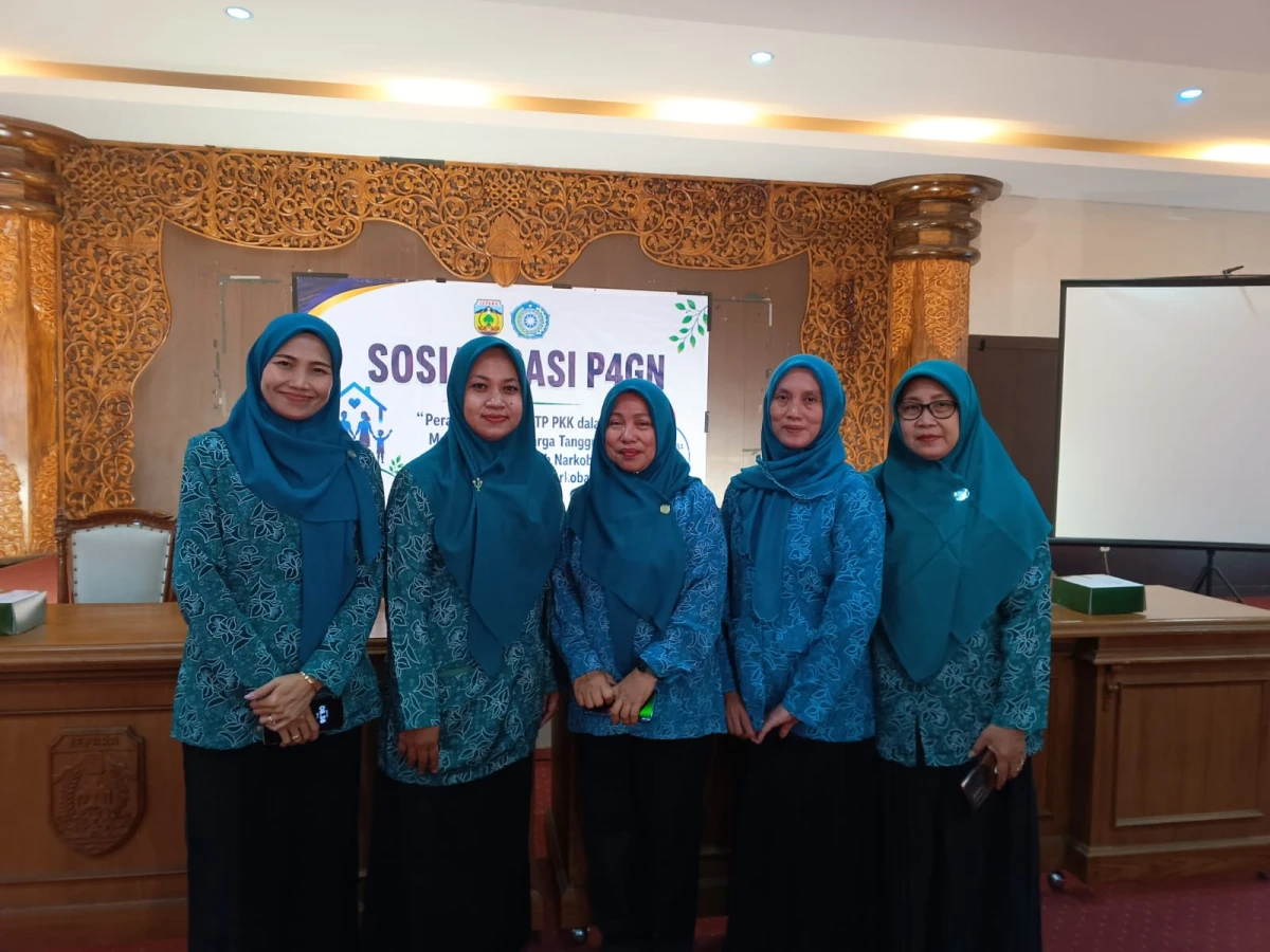 KADER POKJA I TP.PKK DESA MAYONG KIDUL MENGIKUTI  SOSISLISASI PENCEGAHAN DAN PEMBERANTASAN PENYALAHGUNAAN DAN  PERDAGANGAN GELAP NARKOBA ( P4GN) OLEH  TP. PKK KABUPATEN JEPARA  DI GEDUNG OPD BERSAMA JEPARA