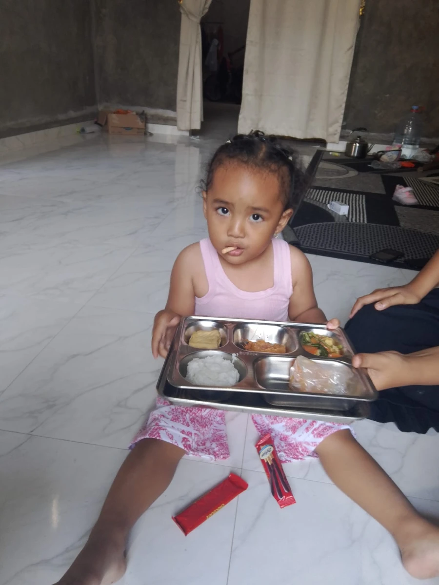 Kegiatan Pendristribusian MBG di posyandu Budi Sampurno 